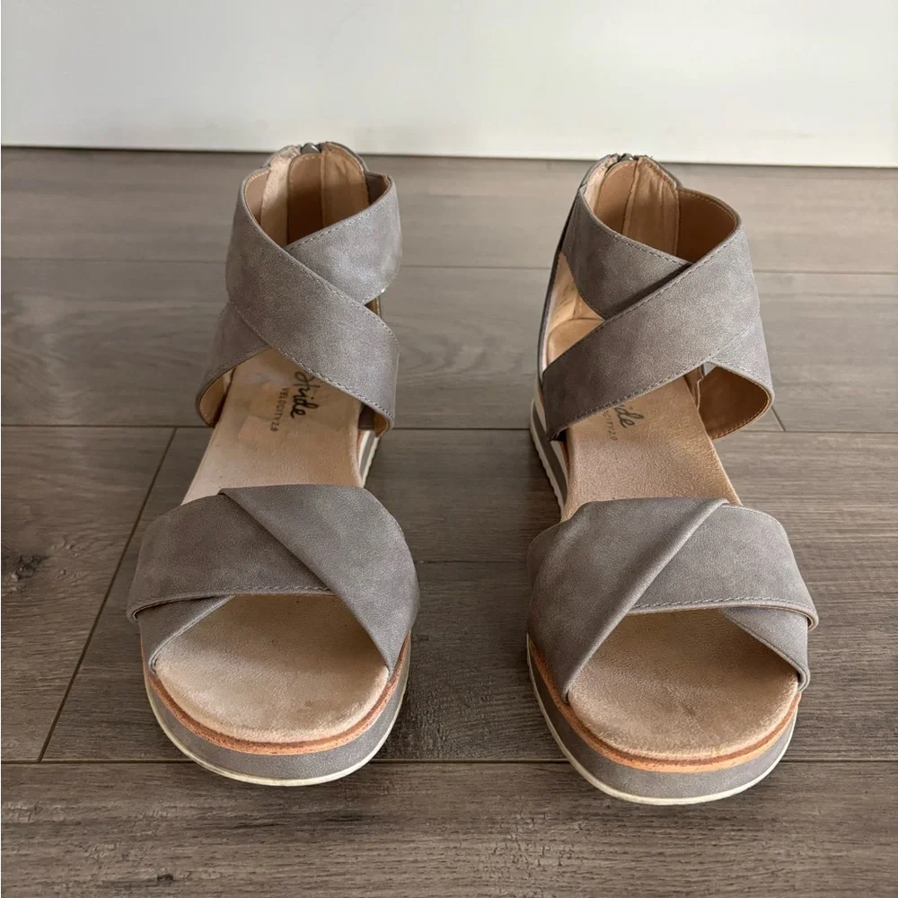 Women's Gray Lifestride Zip Up Sandals - Picture 6 of 7